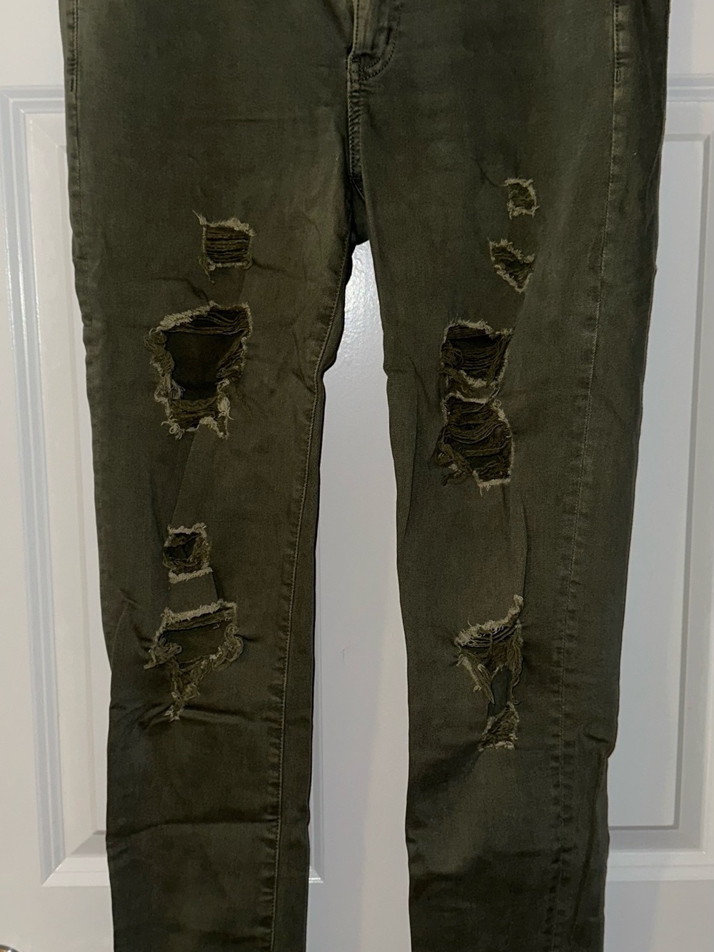 American Eagle Outfitters Olive Green Skinny Jeans - Distressed
